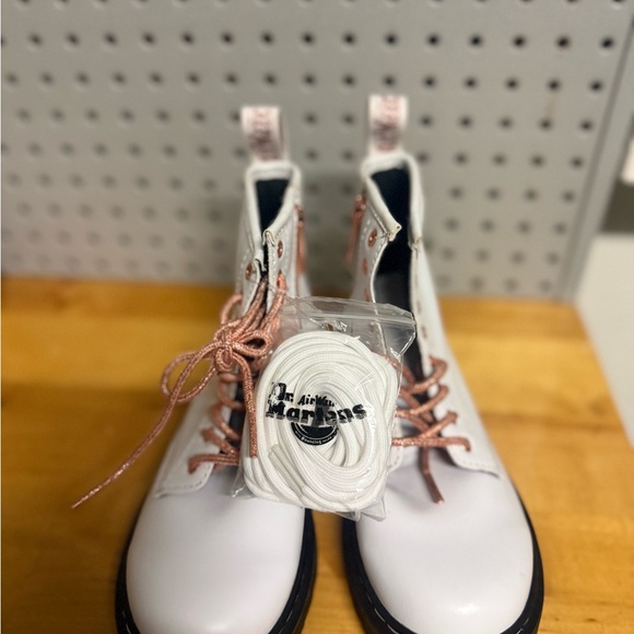 NEW Dr. Martens 1460 Girls White Smooth Leather Lace Up/Zip Ankle Boots - Picture 4 of 6